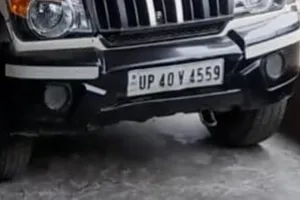 बहराइच: घर के सामने खड़ी बोलेरो उठा ले गए चोर, पुलिस चौकी से 50 मीटर की दूरी पर हुई वारदात