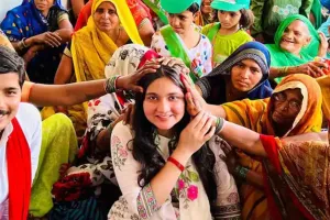 अमेठी के सांसद केएल शर्मा के बेटी अंजलि ने ली स्मृति ईरानी की चुटकी, कहा- वो बहुत अच्छी कलाकार हैं...