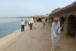  Auraiya: यमुना तट पर स्थित विश्रांत पर चला सफाई अभियान...गंगा दशहरा पर श्रद्धालु यमुना में लगाएंगे आस्था की डुबकी