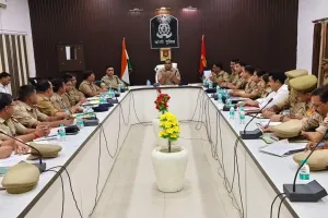 बरेली: अपराध पर अंकुश लगाने के लिए एसएसपी ने की अधीनस्थों के साथ बैठक