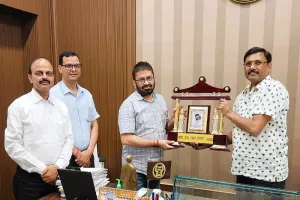 मुरादाबाद : प्रदेश में गेहूं खरीद में मुरादाबाद रहा प्रथम, मंडलायुक्त ने किया सम्मानित