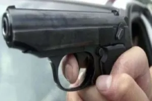 Etawah: तीन हमलावरों ने होटल संचालक पर जान से मारने की नियत से झोंका फायर...फेसबुक पर कमेंट की बताई जा रही रंजिश