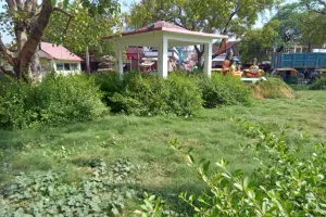 Unnao: 20 लाख की लागत से बनी रामायण वाटिका की हालत बदतर...विभागीय अफसर कर रहे अनदेखी