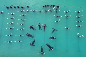 Kanpur News: CSJM विश्वविद्यालय के तरणताल में जल योग कर प्रतिभागियों ने दिखाई प्रतिभा...प्राणायाम से करें रक्तचाप का नियंत्रण