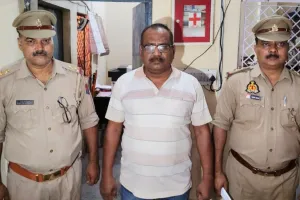 Kanpur: बसपा नेता पिंटू सेंगर हत्याकांड का मुख्य आराेपी पप्पू स्मार्ट आगरा से गिरफ्तार...आरोपी पर एक दर्जन से अधिक मुकदमें दर्ज