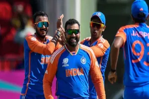 T20 WC : राहुल द्रविड़ और रोहित शर्मा ने किया विराट कोहली का समर्थन, कहा- फाइनल में बड़ी पारी खेलेंगे 