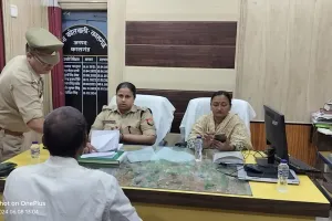 कासगंज: तीन महीने बाद शुरू हुआ थाना समाधान दिवस, DM-SP ने सुनी फरियादियों की शिकायतें  