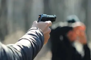 रुद्रपुर: नकाबपोश बाइक सवारों ने मारी अधिवक्ता को गोली