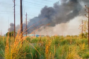 Kanpur Fire: नमकीन दालमोठ दुकान में लगी भीषण आग...समय रहते दमकल ने पाया काबू, घनी आबादी में हो सकता था बड़ा हादसा