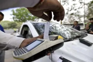 हल्द्वानी: एक बाइक का एक ही समय में दो चालान, भटकने को मजबूर वाहन स्वामी