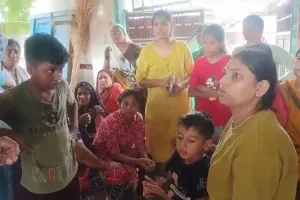 Fatehpur: पूर्व प्रधान के बेटे को भाजपा नेत्री के भतीजे ने मारी गोली; हालत गंभीर, कानपुर रेफर, तीन राउंड फायर झोंककर भागे हमलावर 