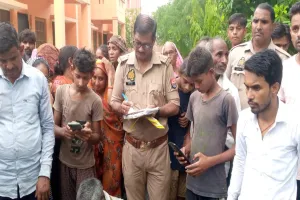 बाराबंकी : आकाशीय बिजली गिरने से एक की मौत, दो बुरी तरह जख्मी