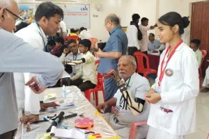 लखीमपुर-खीरी: रोटरी क्लब के कार्यक्रम में 160 कृत्रिम हाथ वितरित