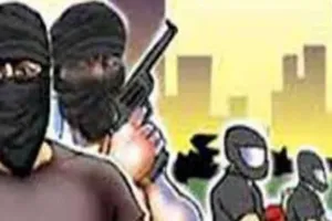 रुद्रपुर: तमंचा सटाकर की लूटपाट, चाकू से वार कर किया घायल