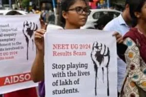 नीट-यूजी विवाद: संसद की ओर मार्च करने का प्रयास कर रहे 12 से ज्यादा छात्र हिरासत में लिए गए