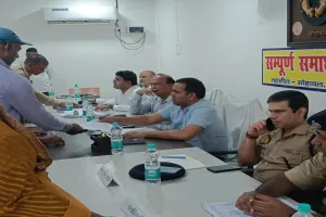 अयोध्या जिलाधिकारी का आदेश-गांवों में एक दिन कैंप करें अधिकारी 