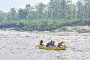 शांतिपुरी: 48 घंटे बाद भी नहीं मिली गौला में बही किशोरी