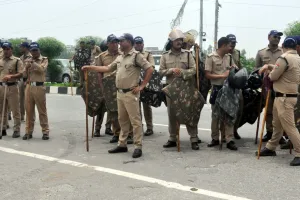 रुद्रपुर: पथराव, बवाल के बीच ध्वस्त हुई 46 झुग्गी-झोपड़ियां व मकान