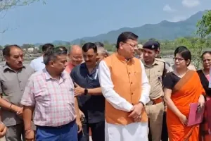 हल्द्वानी: CM धामी ने किया प्रभावित क्षेत्रों का निरीक्षण, गौला नदी के 500 मी. भाग में चैनलाइजेशन, वायर क्रेट और सुरक्षात्मक कार्य शुरू करने के निर्देश 