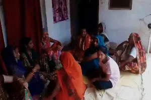 बहराइच: करंट लगने से अधेड़ की मौत, महिला समेत दो घायल