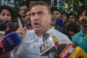 BJP नेता  सुवेंदु अधिकारी ने फलस्तीनी झंडा लहराए जाने का वीडियो किया शेयर, जानिए क्या बोली पुलिस 