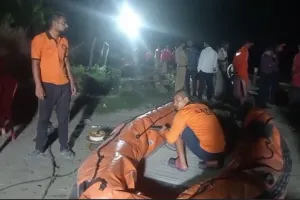 बहराइच में बाढ़ से हाहाकर: बाढ़ के पानी में फंसे सैकड़ों ग्रामीण, NDRF ने 63 को निकाला, रेस्क्यू जारी