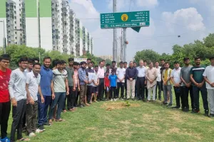 गुरु पूर्णिमा: लोहिया संस्थान के छात्रों ने लगाये 51 पौधे, 3 साल तक करेंगे देखभाल