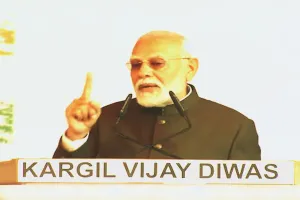 Kargil Vijay Diwas: प्रधानमंत्री मोदी ने शहीदों को दी श्रद्धांजलि, कहा- पाकिस्तान ने अपने इतिहास से कुछ नहीं सीखा 