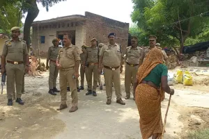 प्रतापगढ़: पंचायत के फरमान पर महिला के काटे बाल, मुंह पर पोती कालिख, प्रेमी को पीटा, 20 के खिलाफ मुकदमा दर्ज, जानें पूरा मामले 