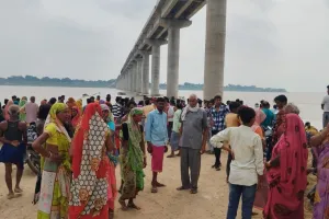 Chitrakoot News: यमुना नदी के तेज बहाव में गुम हो गईं ननद और भाभी...शादी की रस्म के लिए रिश्तेदारों के साथ गई थीं मऊ घाट