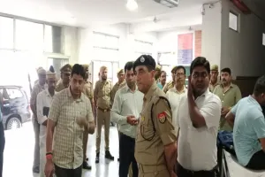 रामपुर : नींद आने पर वॉल्वो बस के चालक ने हेल्पर को थमा दिया था स्टेयरिंग