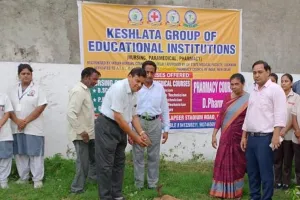 बरेली: पौधरोपण कर पर्यावरण संरक्षण का दिया संदेश, उनकी देखभाल करने का भी लिया संकल्प