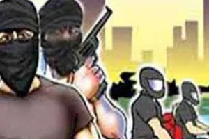 Kanpur में लुटेरों के हौसले बुलंद: एक ही दिन में दो चेन लूट की वारदात...खुलासे में पुलिस के हाथ खाली, CCTV में घटना कैद