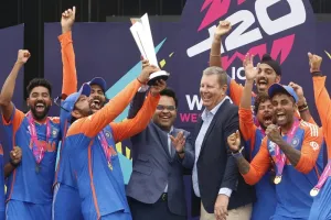 चक्रवात की चेतावनी के कारण बारबाडोस में फंसी भारतीय टीम, कब होगी घर वापसी?