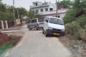 Unnao News: खोदकर छोड़ दीं सड़कें, गड्डों से हो रहे हादसे, जल जीवन मिशन योजना ने बिगाड़ी मार्गों की सूरत 