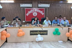 कासगंज: कांवड़ यात्रा को लेकर व्यवस्थाएं करें पूरी, रोस्टर के अनुसार लगे कर्मचारियों की ड्यूटी- डीएम 