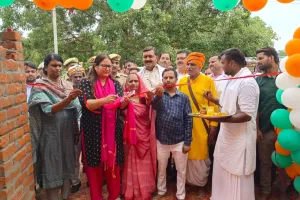 गोंडा : ग्रामीणों की शिकायतों का समयबद्ध समाधान करायें अधिकारी - डीएम