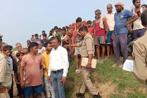 Fatehpur Crime: संदिग्ध परिस्थितियों में ट्रैक्टर चालक की मौत, परिजनों ने लगाया हत्या का आरोप...जांच में जुटी पुलिस