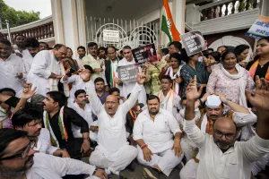 लखनऊ: हिंडनबर्ग रिपोर्ट प्रकरण को लेकर कांग्रेस ने किया प्रदर्शन, पुलिस से नोकझोंक