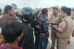 Fatehpur Accident: ट्रक ने बाइक में मारी टक्कर...मां-बेटे की मौत, एक घायल, हमीरपुर से बांदा जा रहे थे