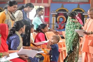 जनता दर्शन में बोले सीएम योगी- सरकार आम जनता की समस्याओं को हल करने के लिए प्रतिबद्ध