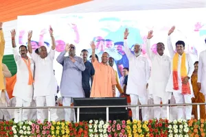 अंबेडकरनगर में गरजे सीएम योगी, कहा- चाचा-भतीजा नौकरियों में करते थे जमकर वसूली