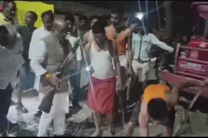 Video: बहराइच में आदमखोर भेड़िए का आतंक जारी: अब बुजुर्ग महिला हुई शिकार, बंदूक लेकर सुरक्षा में निकले विधायक