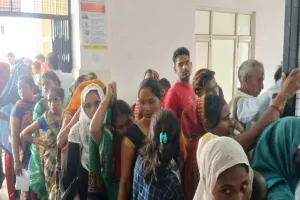 कासगंज: सेहत के लिए घातक बना मौसम का बदलाव, जिला अस्पताल में बढ़े मरीज