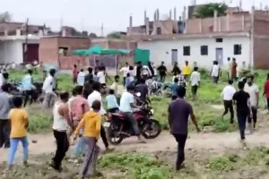 Unnao News: दंगल के दौरान दो पक्षो में हुई जमकर मारपीट...घटना का वीडियो सोशल मीडिया पर वायरल