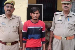 शाहजहाँपुरः कक्षा सात की छात्रा से रोज छेड़खानी करता था ई-रिक्शा चालक, पिता और भाई ने पकड़ा, लोगों ने आरोपी को जमकर पीटा