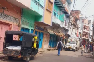 शाहगंज में गुटखा-कारोबारी के दुकान पर छापा: SIB की टीम ने सात घंटे की कार्रवाई, 27 लाख जुर्माना