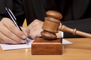 लखीमपुर खीरी : सहारनपुर में तैनात दरोगा के खिलाफ गैर जमानती वारंट जारी