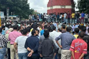 देहरादून: दो पक्षों में हुए बवाल के बाद आज भी हंगामा जारी, हिंदूवादी संगठन के नेता को गिरफ्तार करने के बाद तनाव और बड़ा