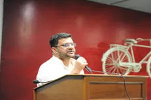 सपा के पूर्व मंत्री यासर शाह की गिरफ्तारी पर हाईकोर्ट ने लगाई रोक, दी यह चेतावनी